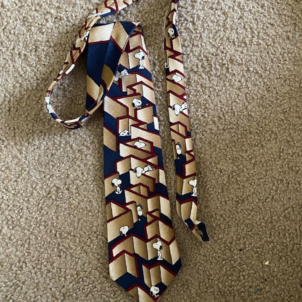 Snoopy Peanuts Tie 